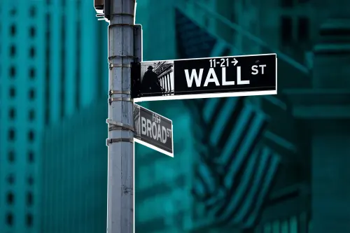 Akhir Pekan Lalu, Bursa Saham Wall Street Kompak Melemah. Ini Penyebanya!