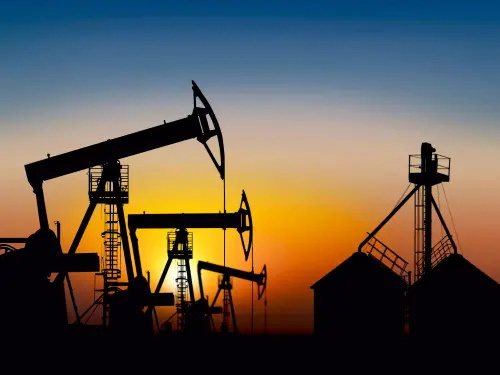 Kabar dari Rusia Bikin Harga Minyak Dunia Rebound!