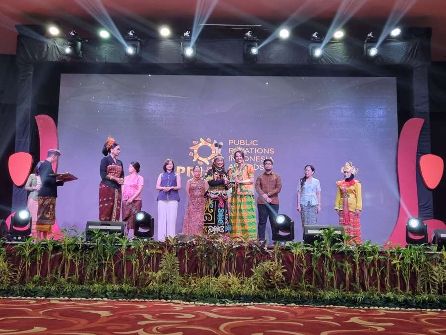 Berkat Program Kampung Bersih Nusantara di Makassar, META Menang Penghargaan Ini !