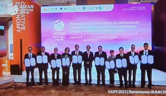 Disaksikan Jokowi, Satgas Nasional Local Currency Transaction Resmi Terbentuk. Apa Fungsinya? 
