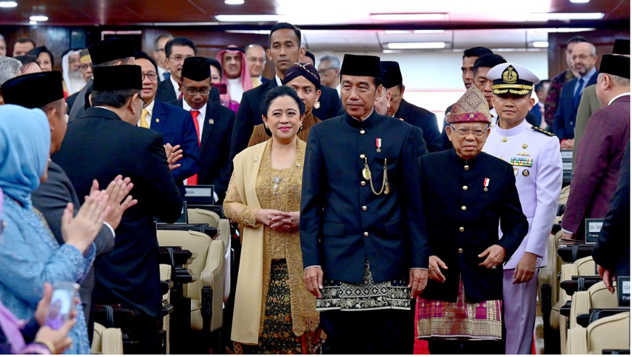 Jokowi Kenakan Busana Betawi Saat Pidato di Gedung Nusantara