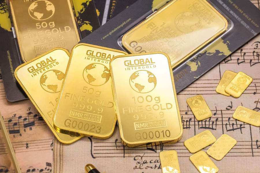 Harga Emas Dunia Merosot Imbas Tensi AS-Iran dan Bayang-Bayang Suku Bunga The Fed