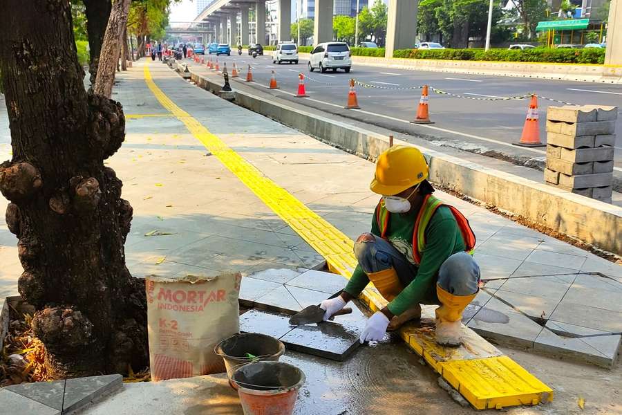 SIG Bersinergi dengan Pemprov DKI Jakarta Revitalisasi Trotoar di Rasuna Said
