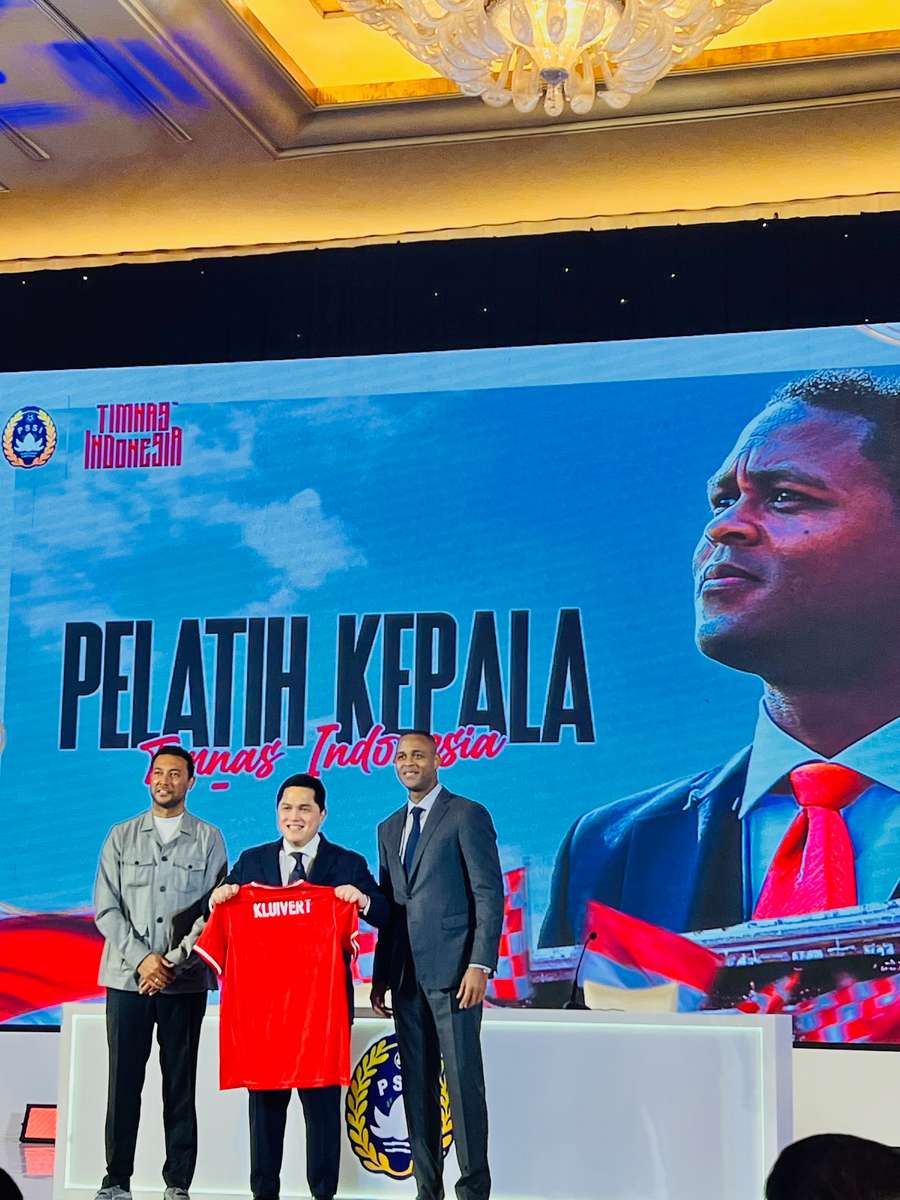 Patrick Kluivert Resmi Jadi Pelatih Timnas Indonesia, Siap Bawa Tim Garuda ke Piala Dunia 2026