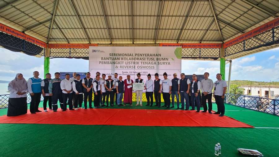 23 BUMN Kolaborasi Hadirkan PLTS dan Air Bersih di Pesantren Batam