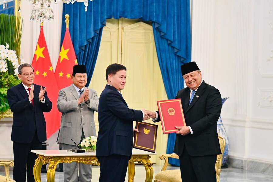 Disaksikan Prabowo dan PM China, BI dan PBOC Teken MoU Demi Kurangi Ketergantungan Dolar AS!