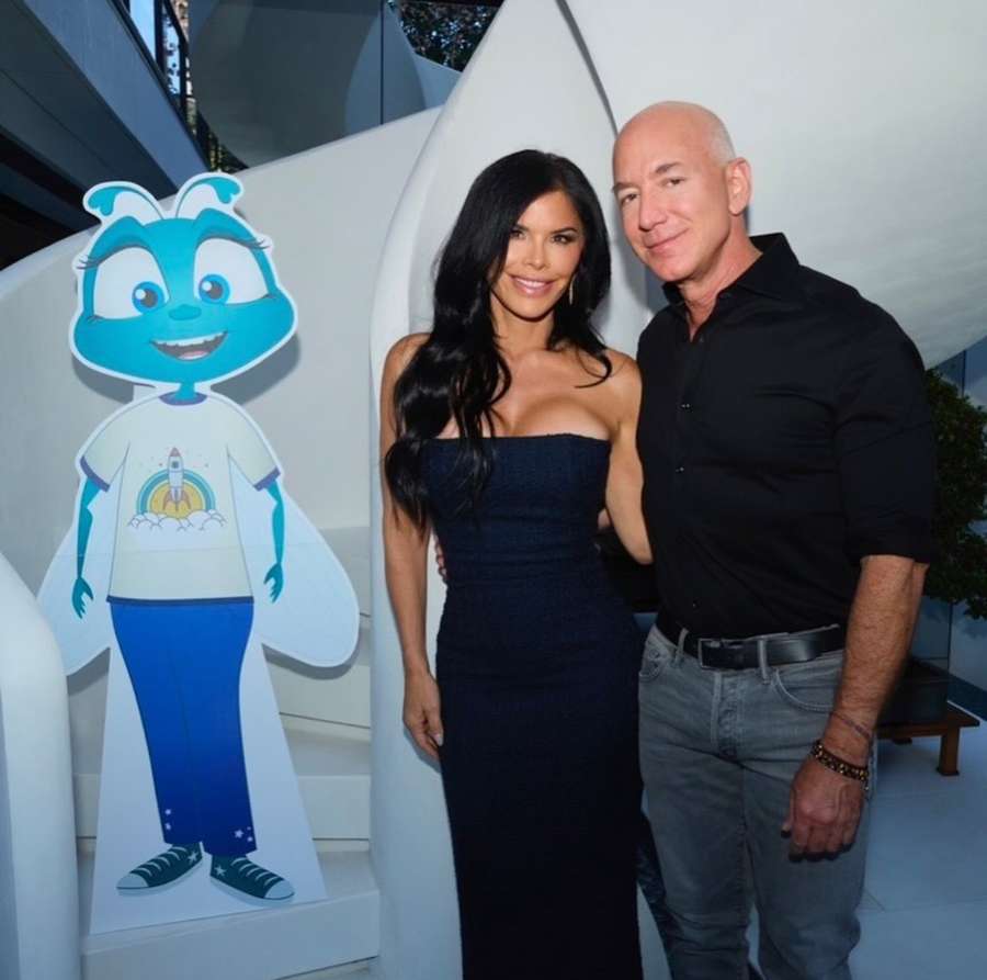 Setelah Pesta Pernikahan Mewah, Jeff Bezos Jual Saham Amazon Rp10,8 Triliun!