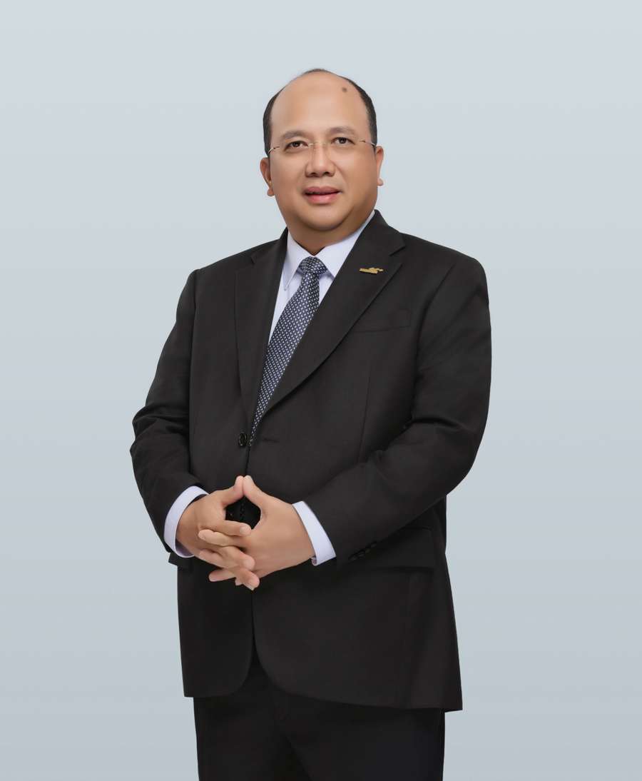 Riduan Naik Tahta, Ini Kisah Karier Sang Dirut Baru Bank Mandiri!