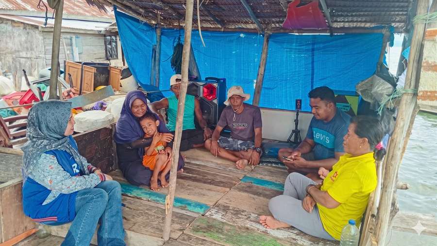 Menerjang Ombak Demi Nasabah, Dedikasi Mantri Perempuan BRI Layani Warga Kepulauan Sulawesi Tengah